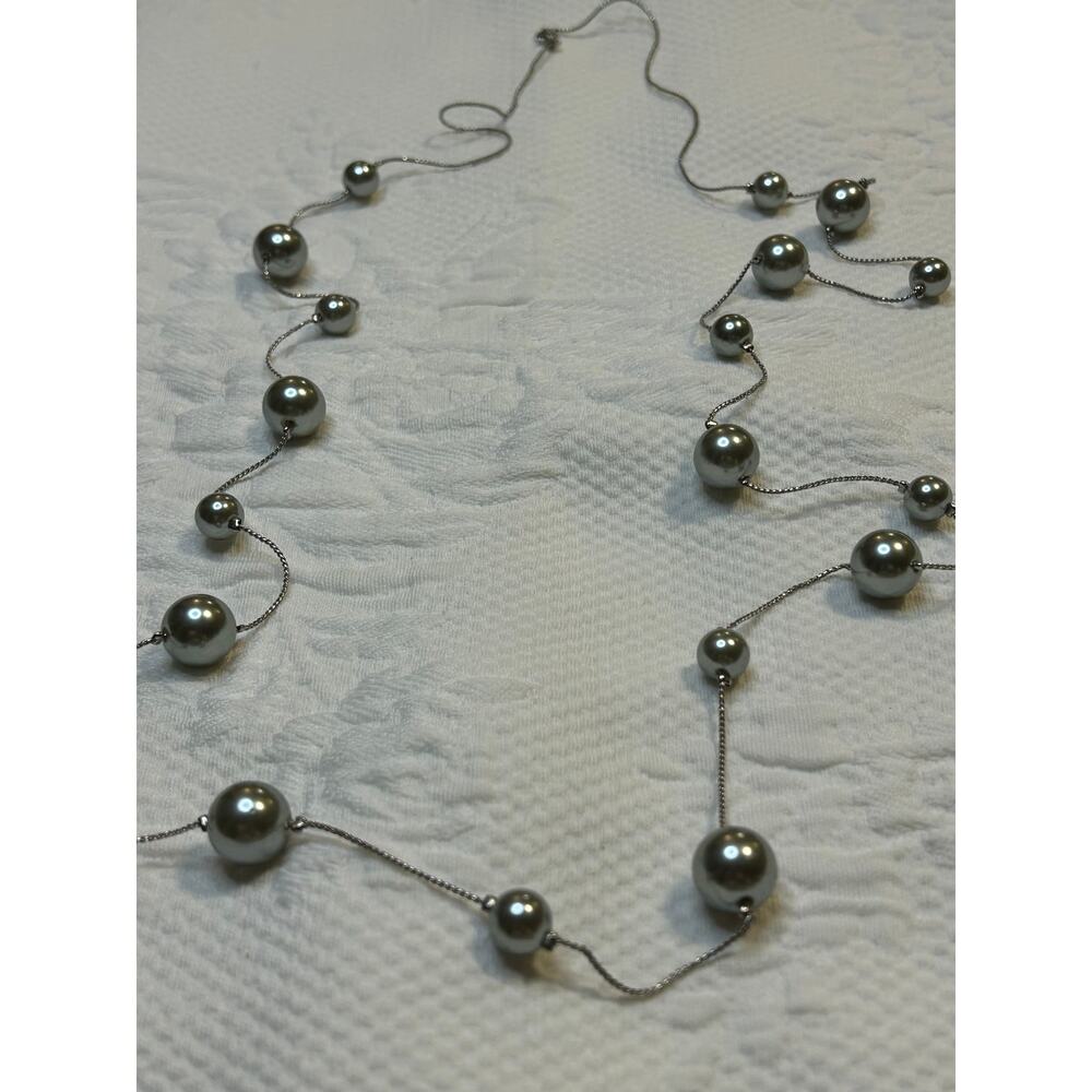 Silver Tone Faceted Silver Bead Necklace Vintage - Picture 2 of 3